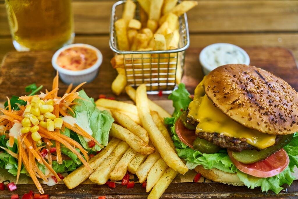 Read more about the article Everything You Need To Know About Fast Food Near Me